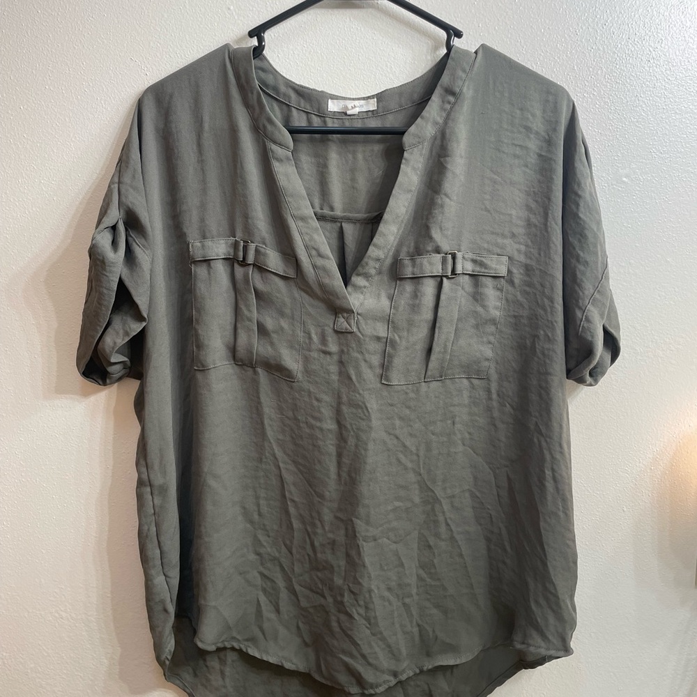 Maurices blouse size medium
